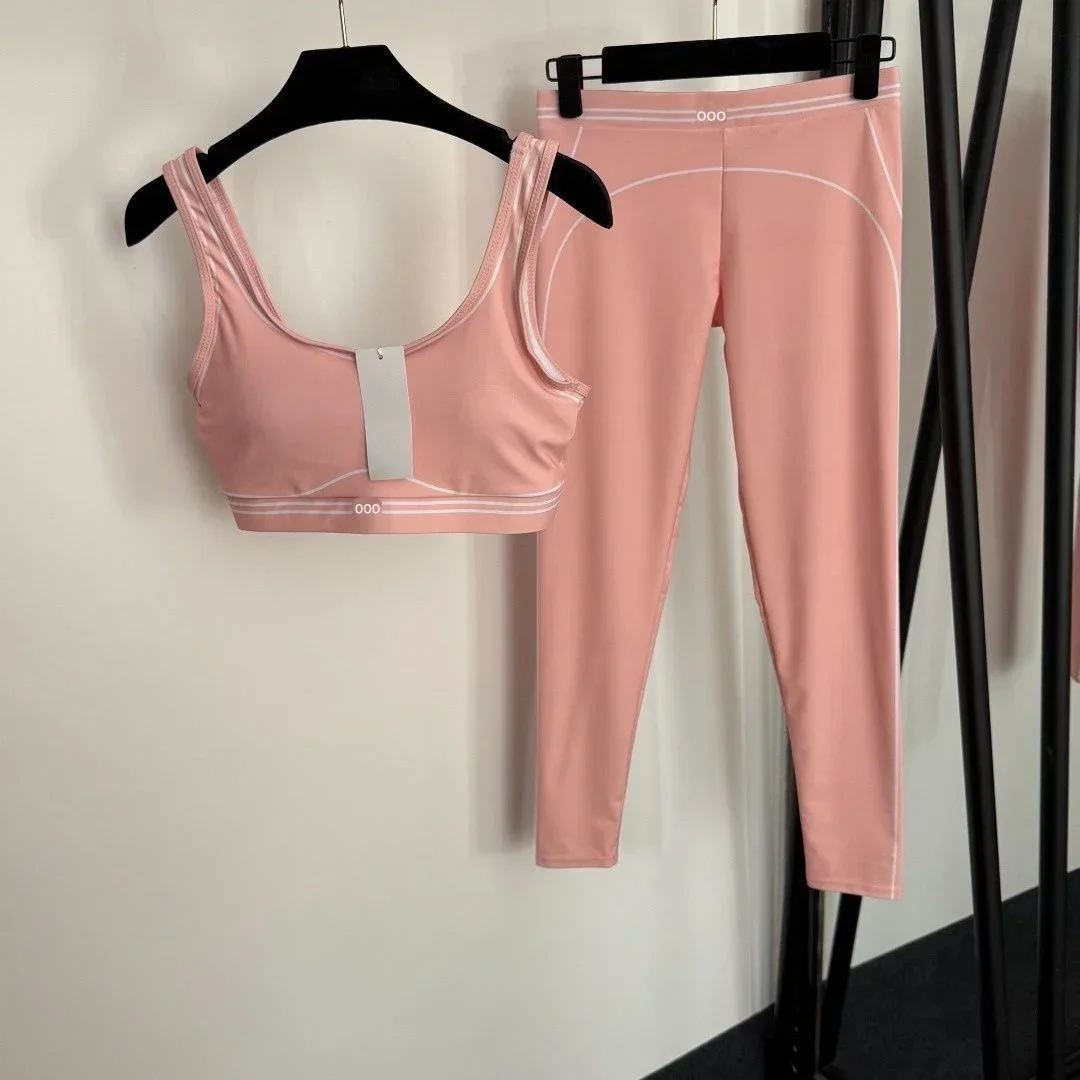 Completo Sportivo Due Pezzi: T - Pilates Yoga Outfit recensione e prezzo
